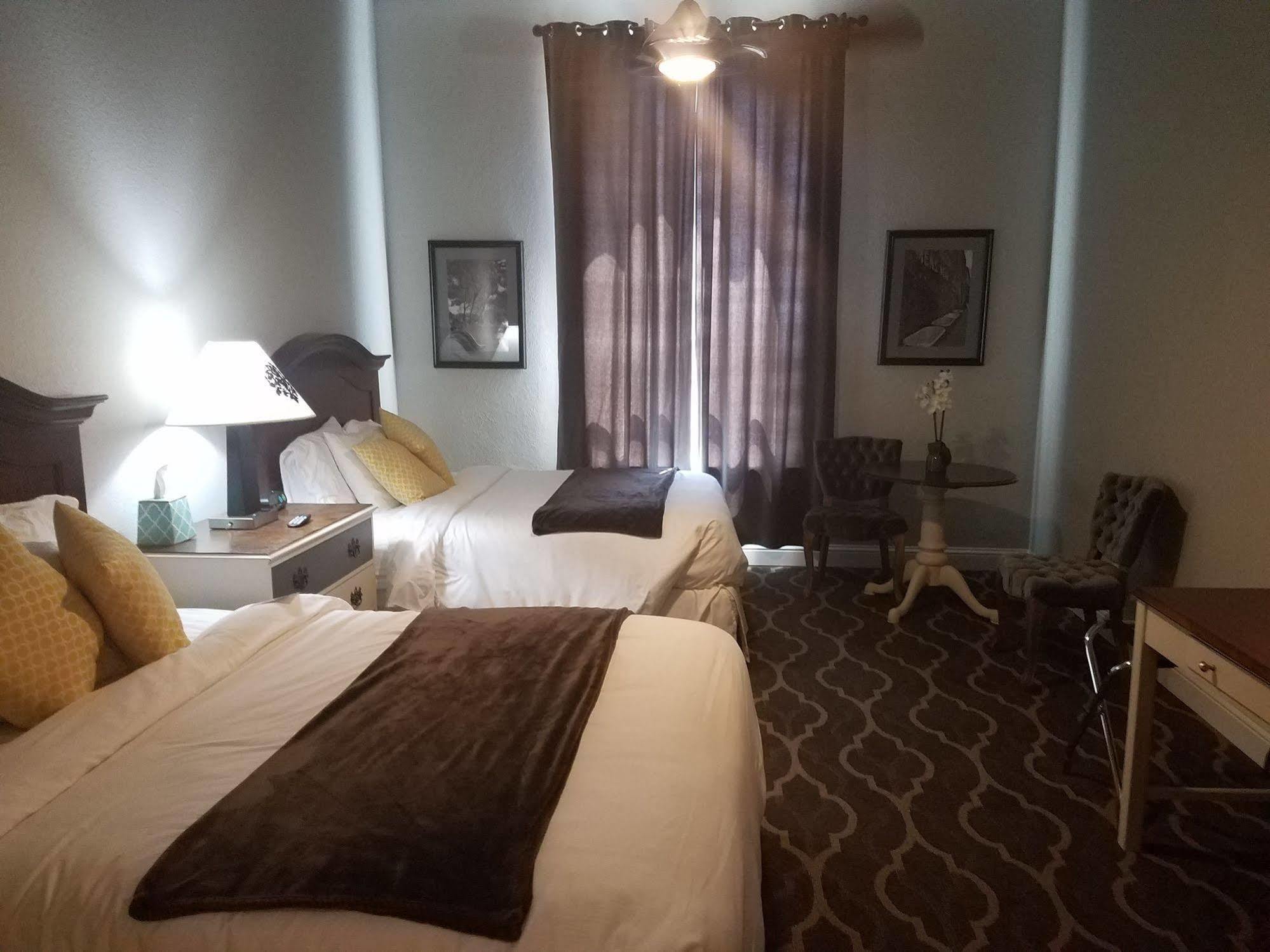The Dilworth Inn Gonzales Bagian luar foto