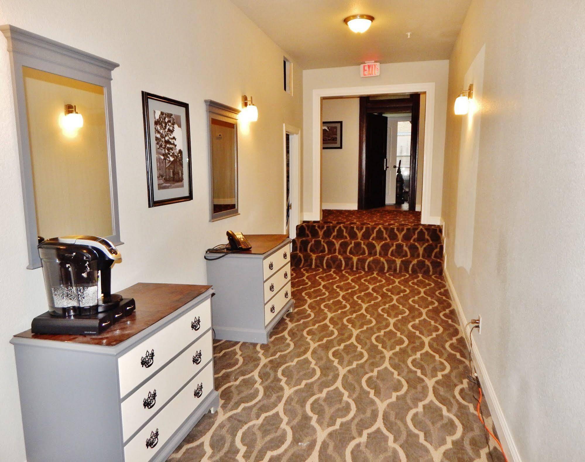 The Dilworth Inn Gonzales Bagian luar foto