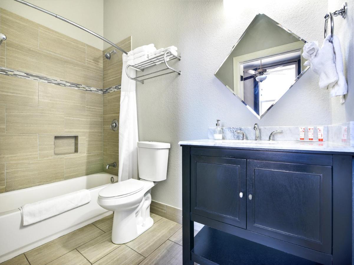 The Dilworth Inn Gonzales Bagian luar foto